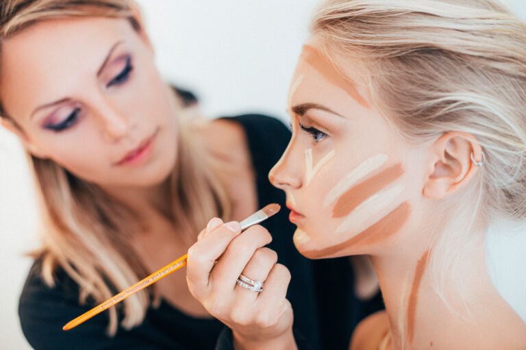 Important-Things-To-Know-About-Professional-Makeup-Course