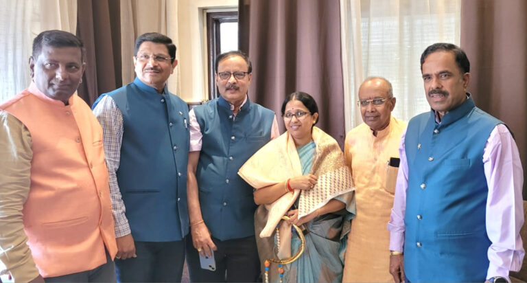 vanijya samgha sanmana Sharada purya naik