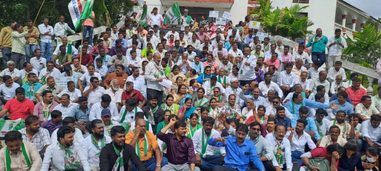 22-jds protest-dc office