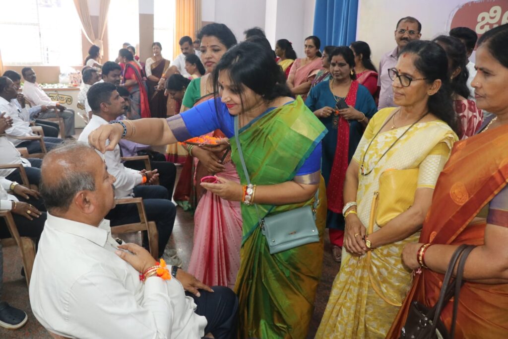 5f80b903-2b02-4d9d-b900-9639af605bc6