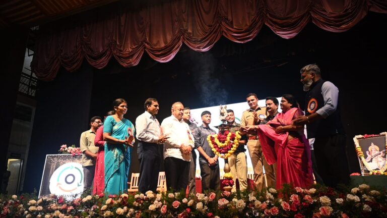 70c7da6a-5493-44fd-be42-dc9d6cc51955