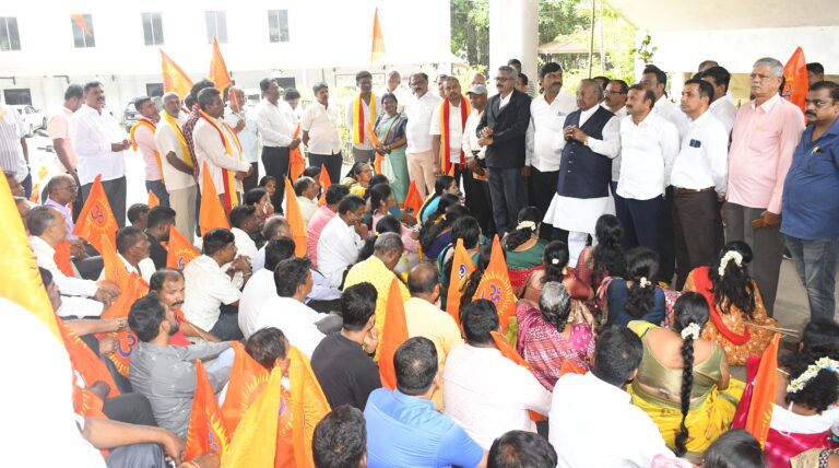 26-Rastra baktara balaga protest-dc office (1)